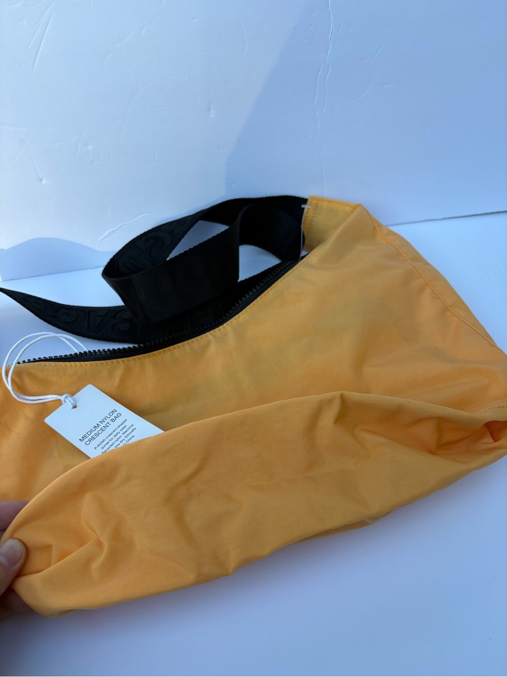 NWT BAGGU Medium Crescent Bag - Marigold - Picture 5 of 12